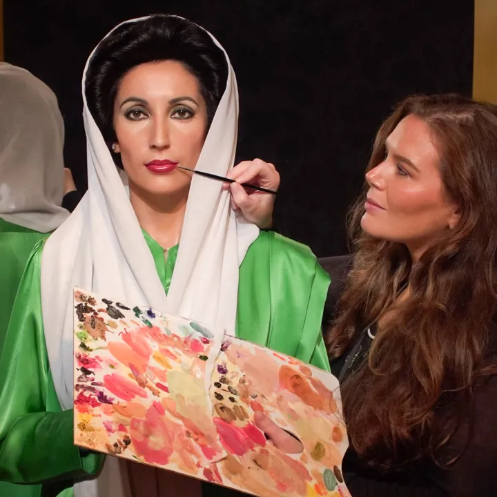 Benazir Bhutto And Chelcie 7 5