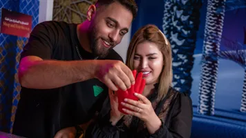 Influencers Wax Hand 2 1